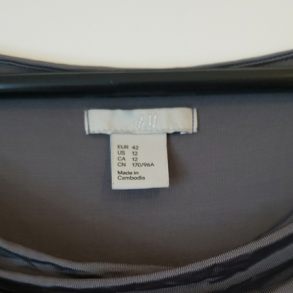 🔥 H&M Ruched Charcoal Gray Bodycon Dress – Size 12 - Picture 3 of 3